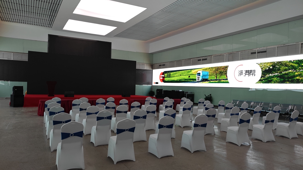 滿幫集團(tuán)貨車司機(jī)流動(dòng)黨支部成立大會(huì)(圖2) 滿幫集團(tuán)貨車司機(jī)流動(dòng)黨支部成立大會(huì)(圖2)